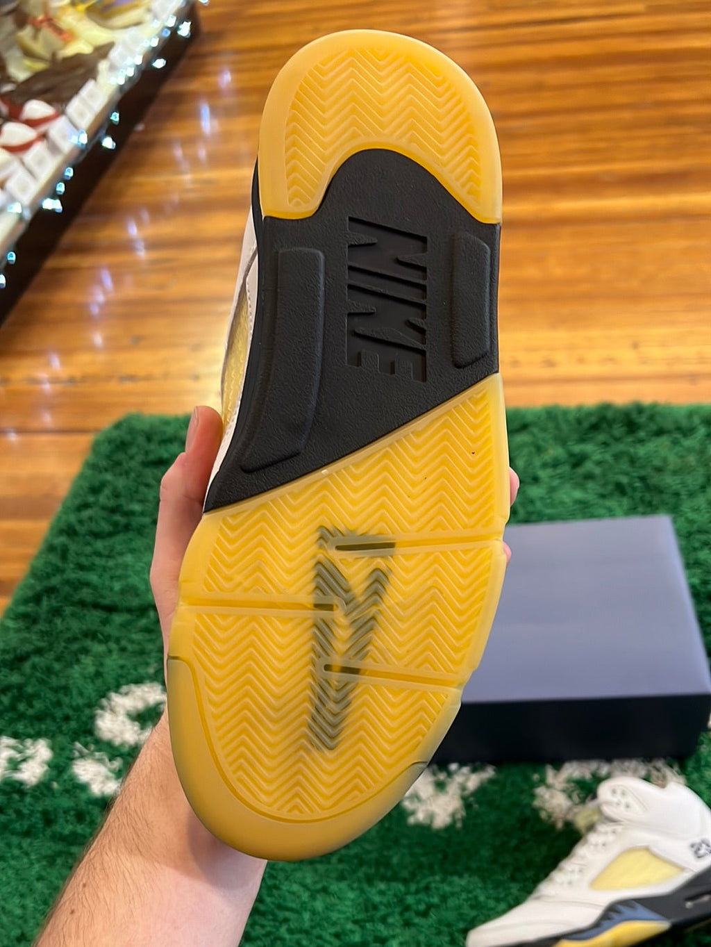 Jordan 5 x A Ma Maniere “Dawn” - product view 5
