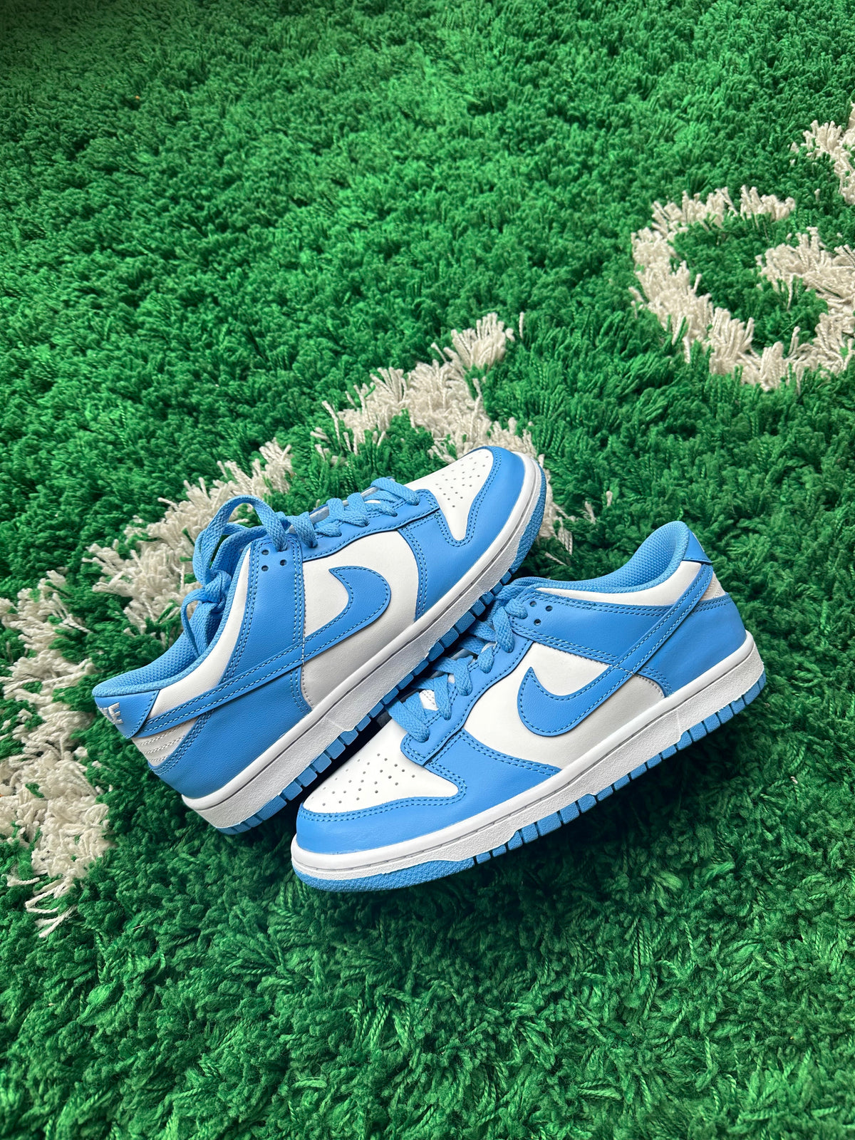 Nike Dunk Low “UNC” - product view 2