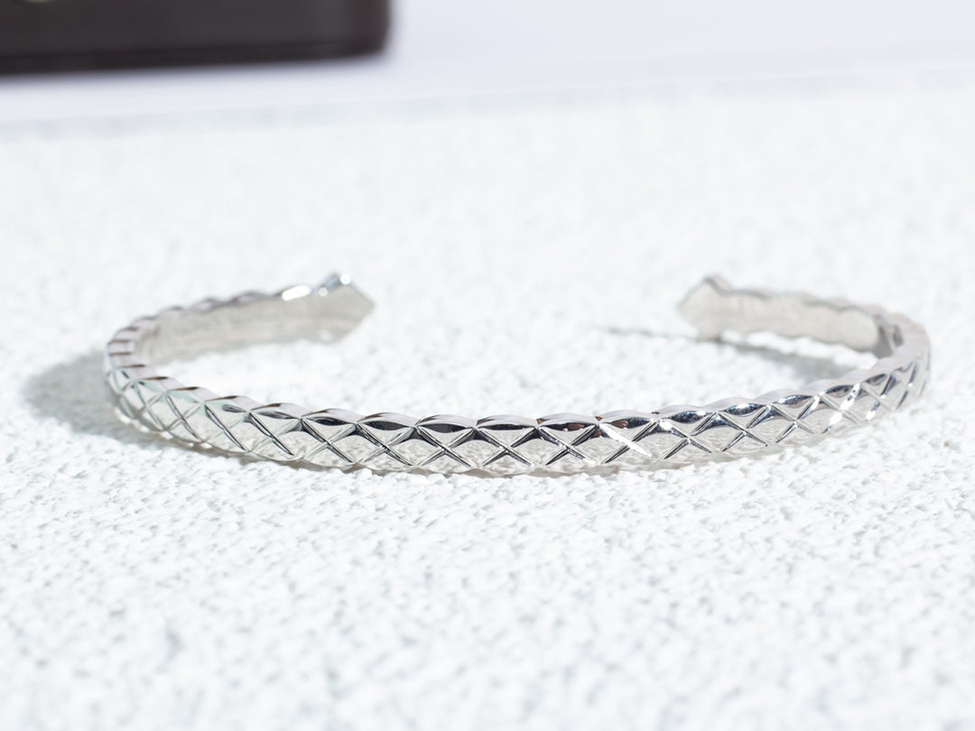 Chanel Crush Bracelet Open Cuff Silver - product view 1