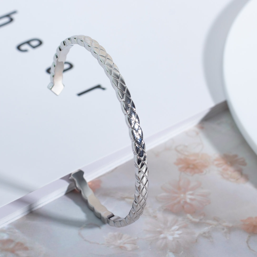 Chanel Crush Bracelet Open Cuff Silver - product view 5