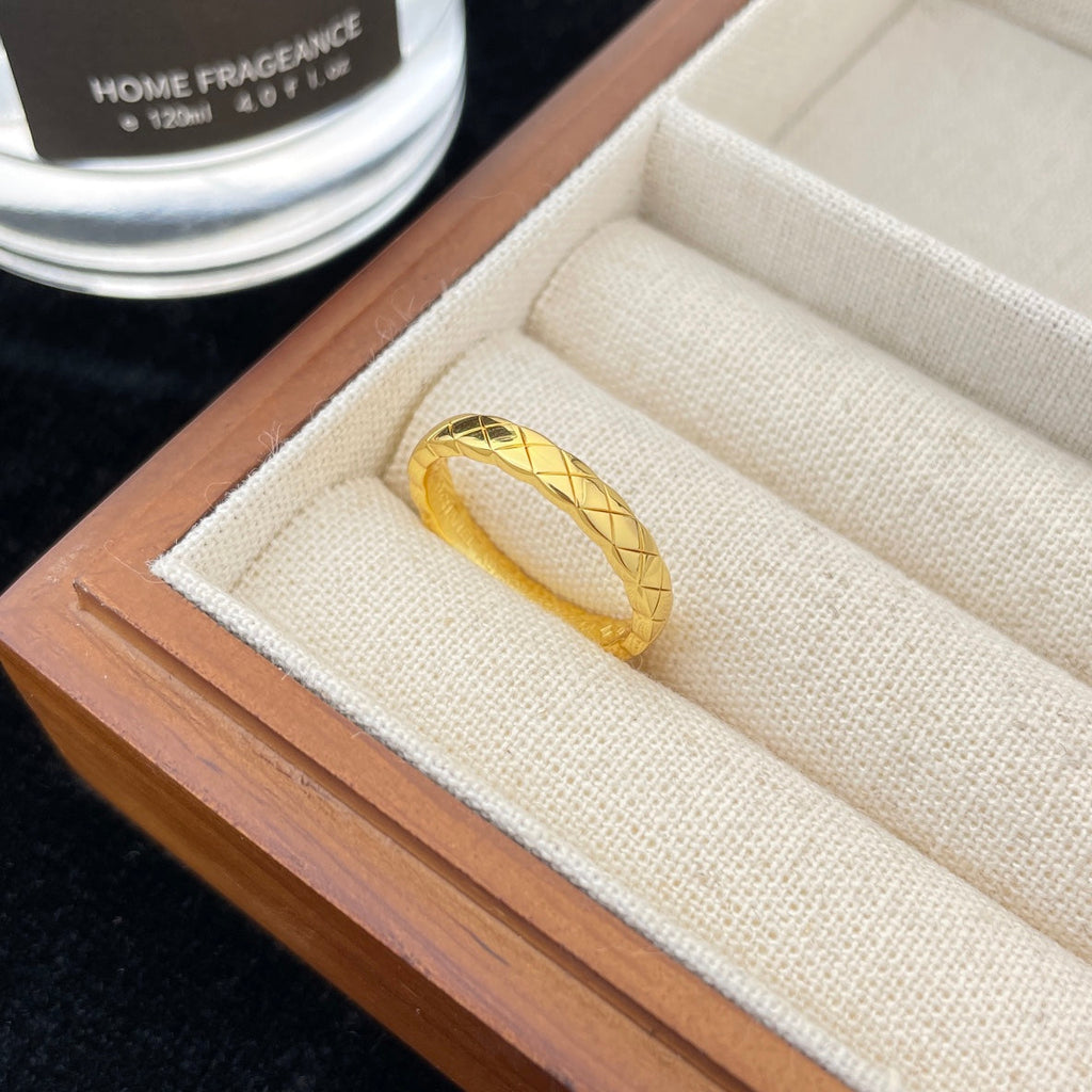 Chanel Crush Mini Classic Ring - product view 7