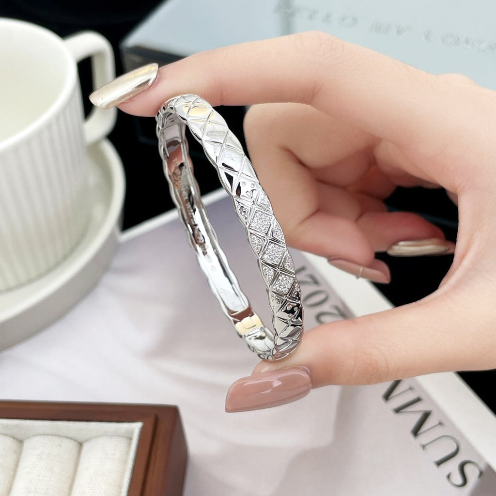 Chanel Crush Bracelet Quilted Cubic Zirconia - product view 3