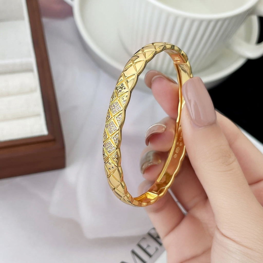 Chanel Crush Bracelet Quilted Cubic Zirconia - product view 4