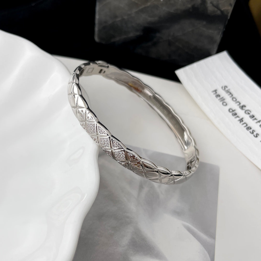Chanel Crush Bracelet Quilted Cubic Zirconia - product view 7