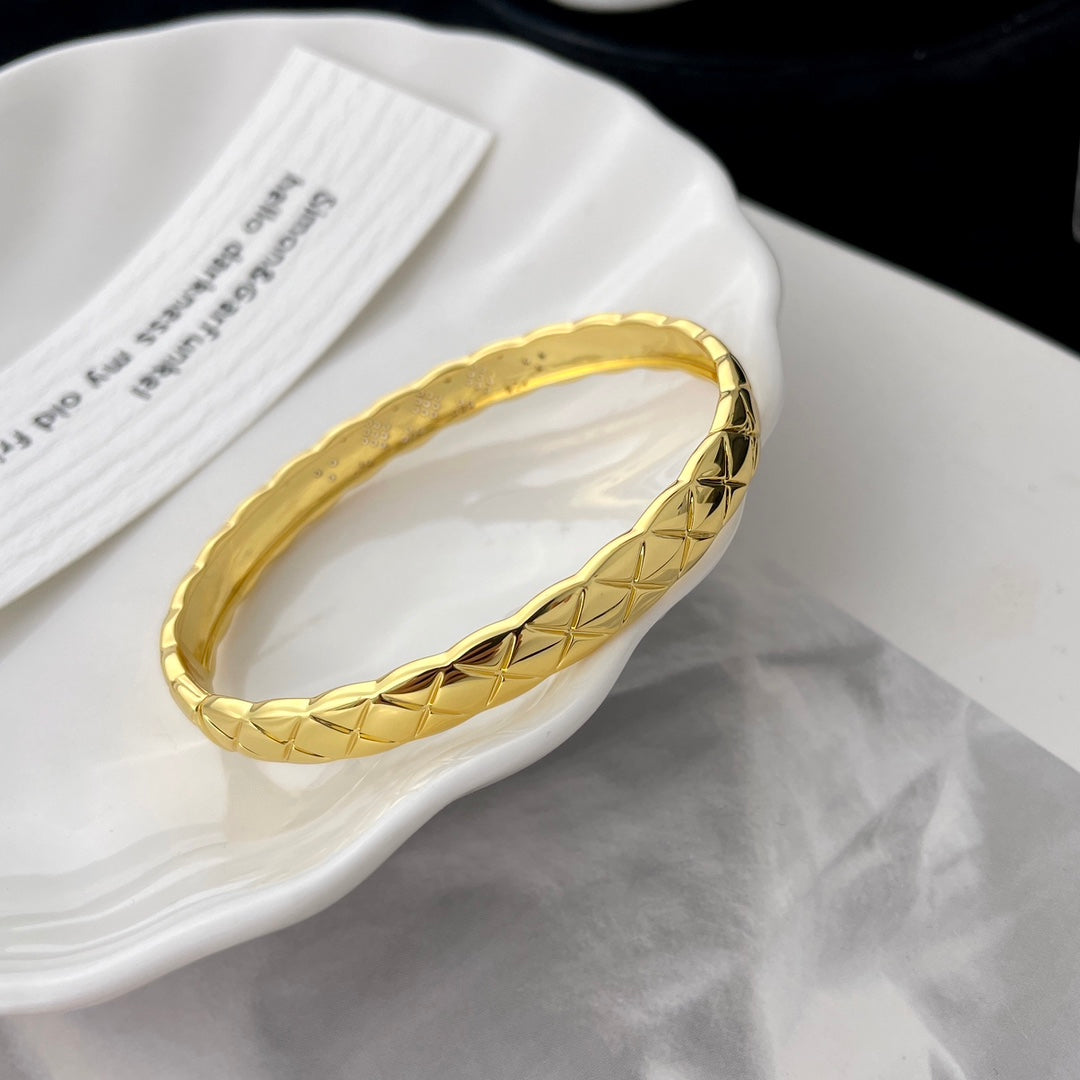 Chanel Crush Bracelet Quilted Cubic Zirconia - product view 8