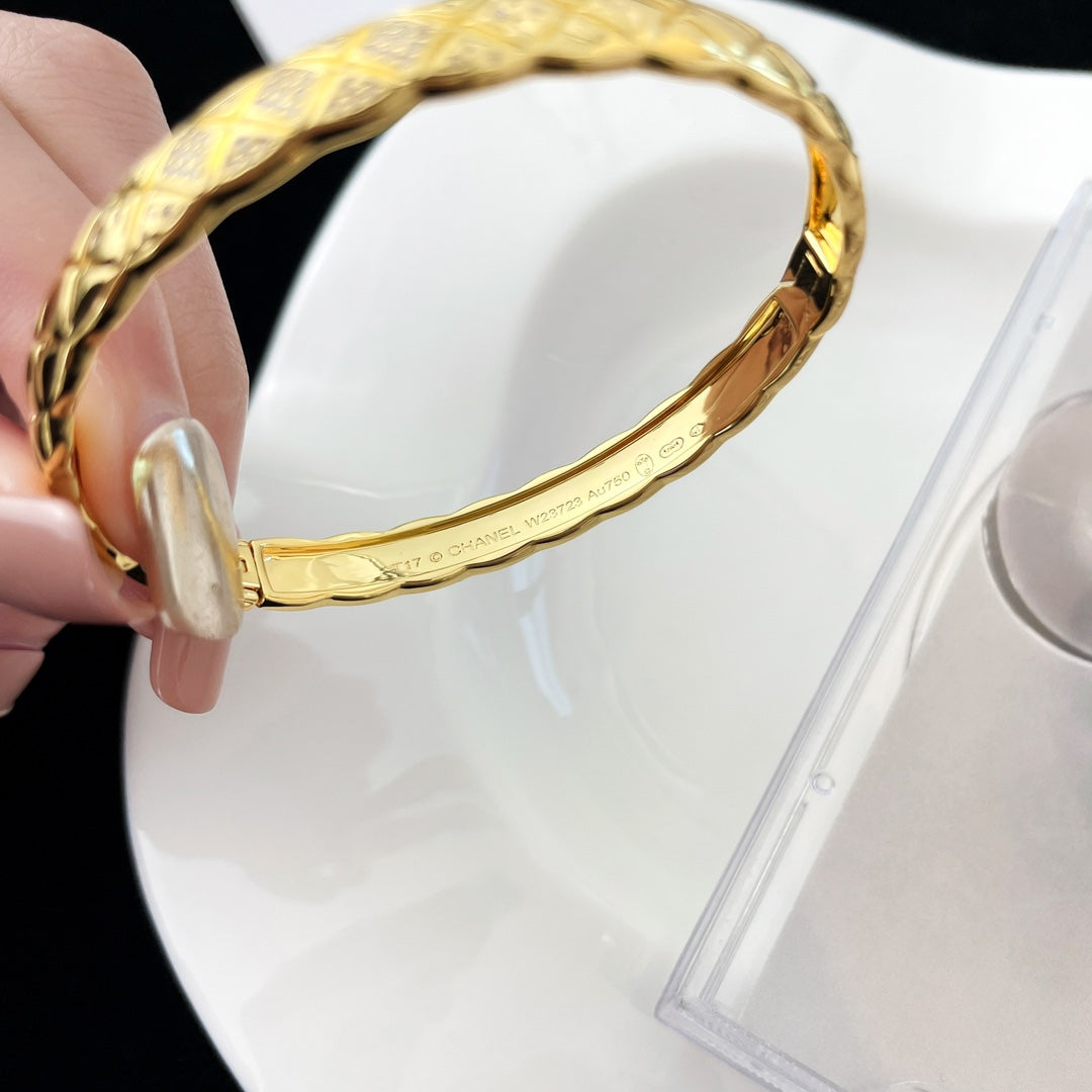 Chanel Crush Bracelet Quilted Cubic Zirconia - product view 9