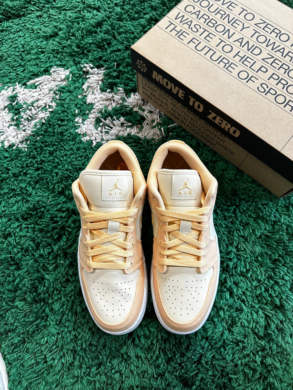 Jordan 1 Low SE “Celestial Gold” - product view 2