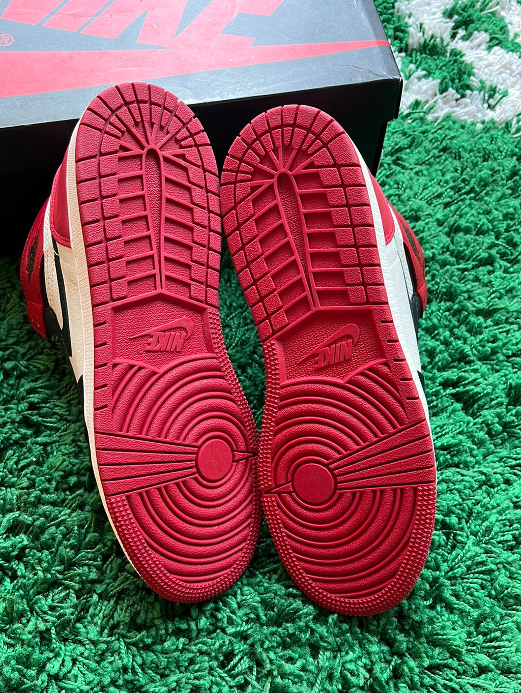 Jordan 1 High “Bred Toe” - product view 2
