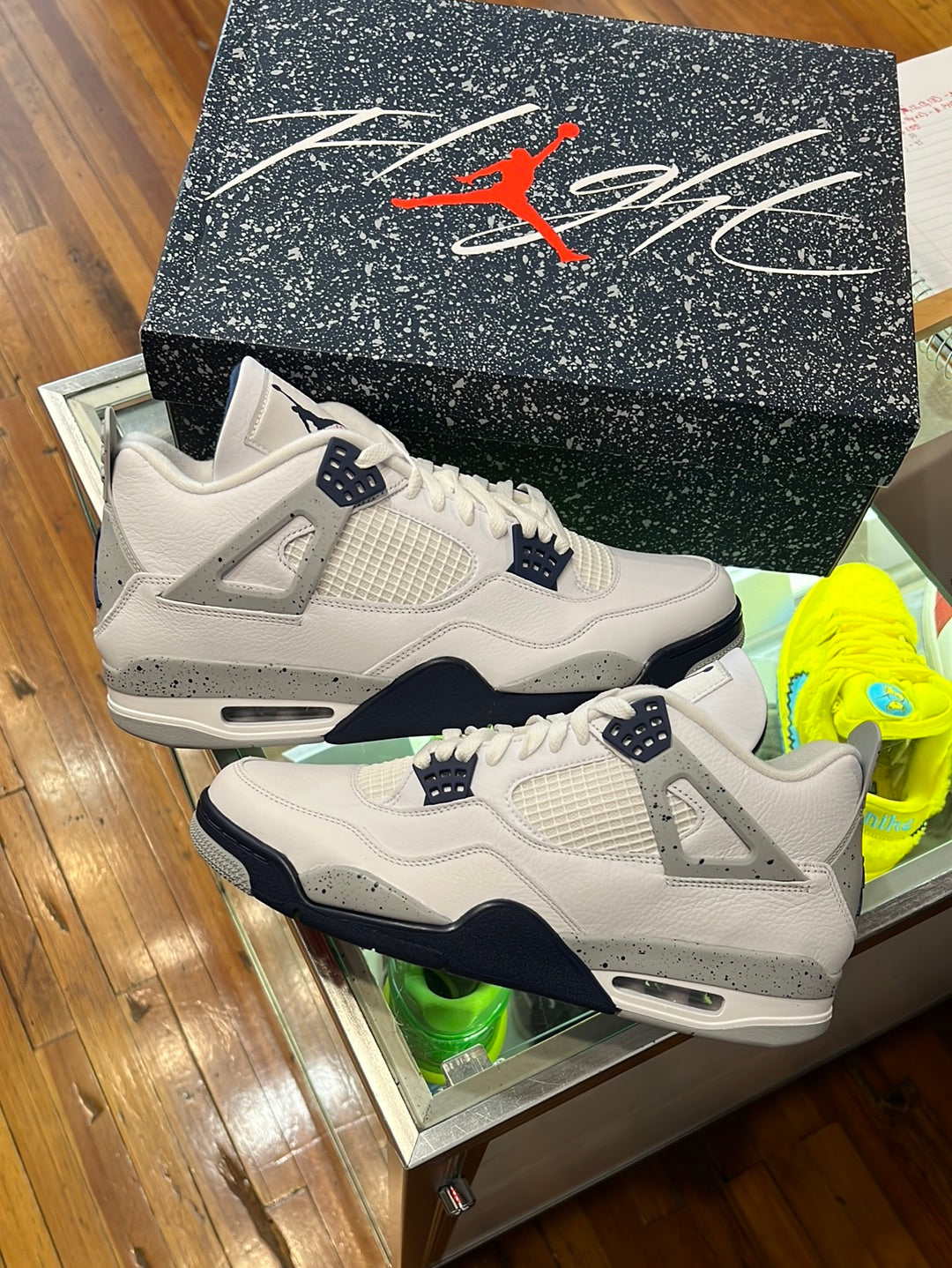 Jordan 4 “Midnight Navy” - product view 2