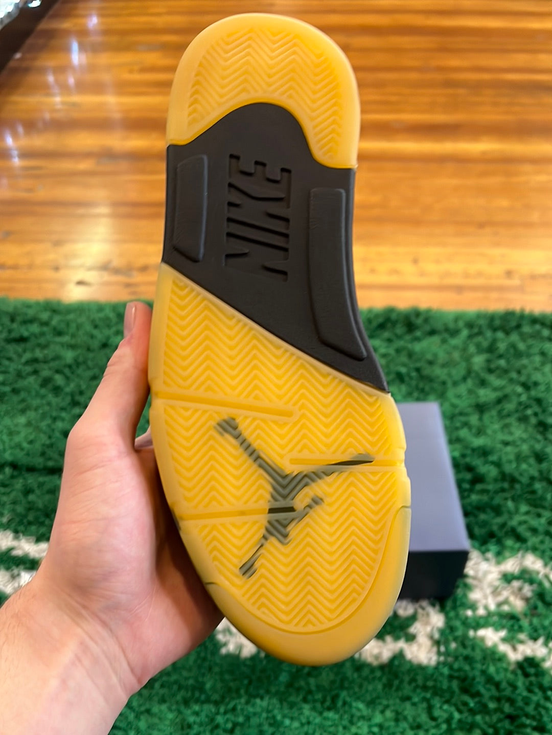 Jordan 5 x A Ma Maniere “Dawn” - product view 8