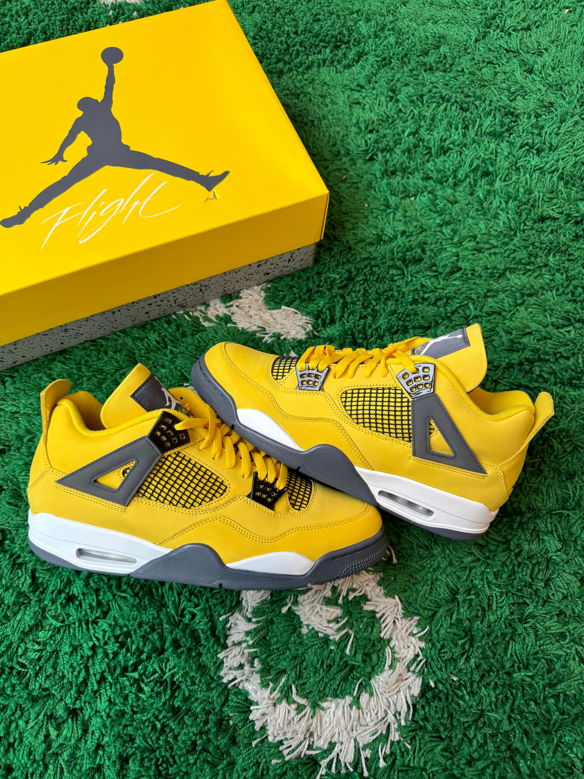 Jordan 4 “Lightning” (2021) - product view 1