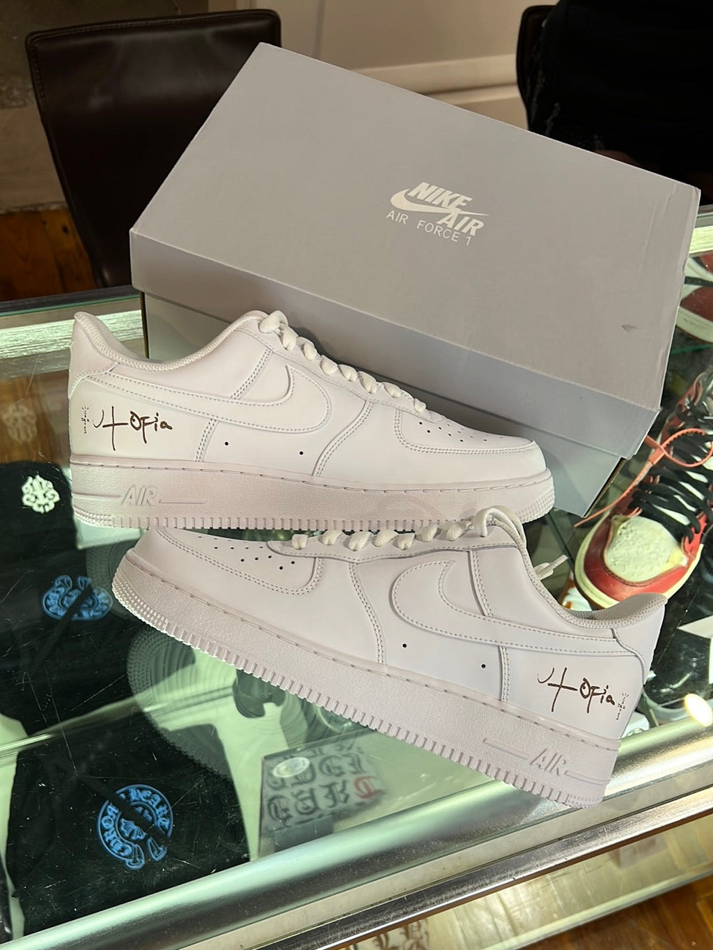 Air Force 1 x Travis Scott “Utopia” - product view 1