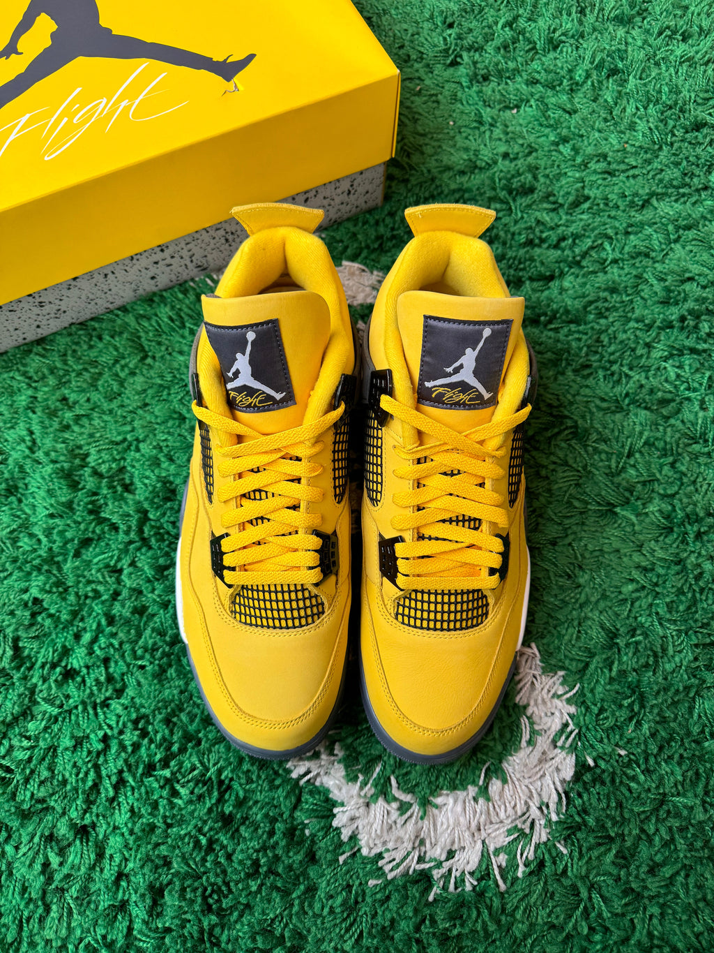 Jordan 4 “Lightning” (2021) - product view 2