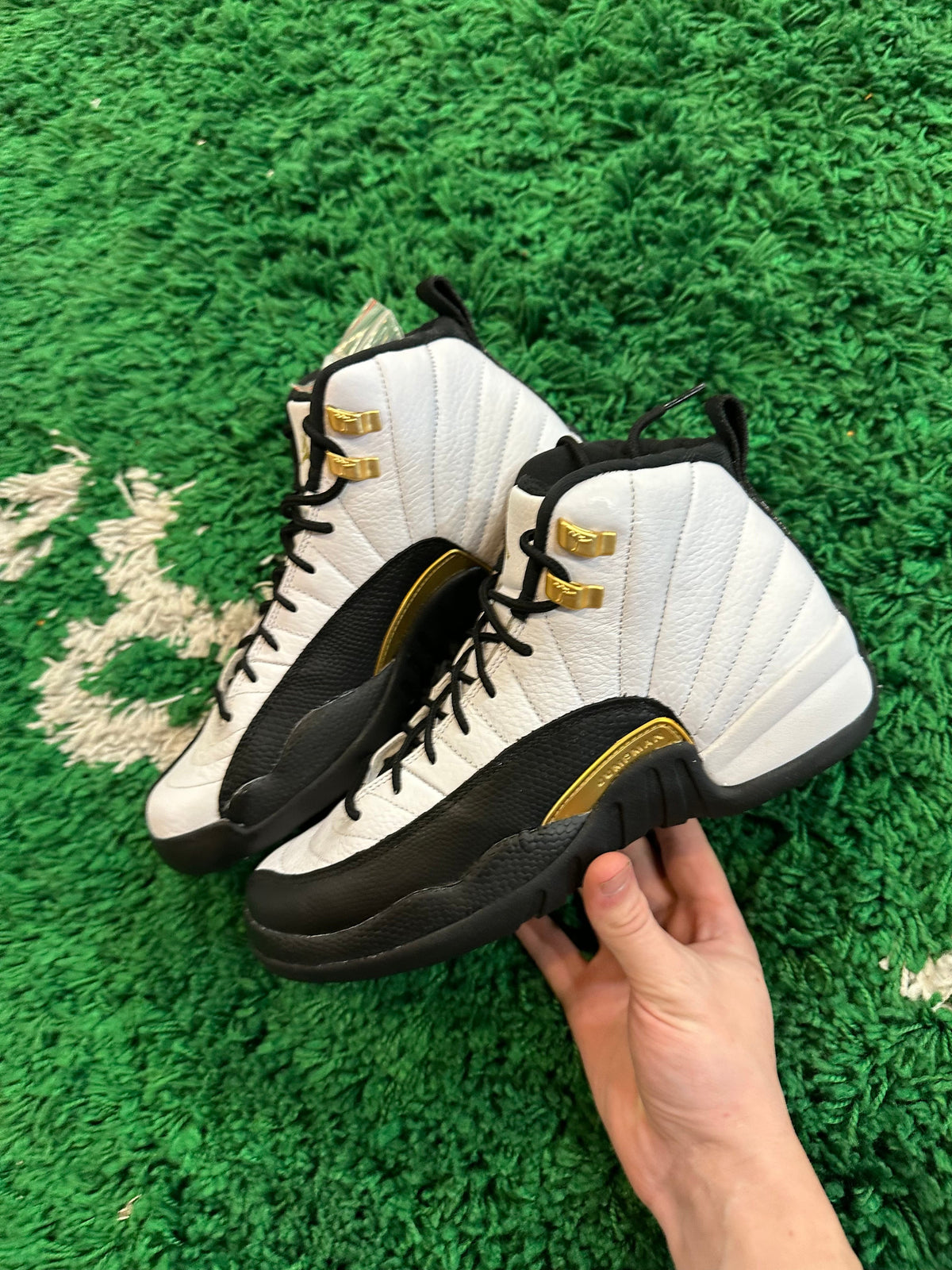 Jordan 12 “Royalty Taxi” - product view 3