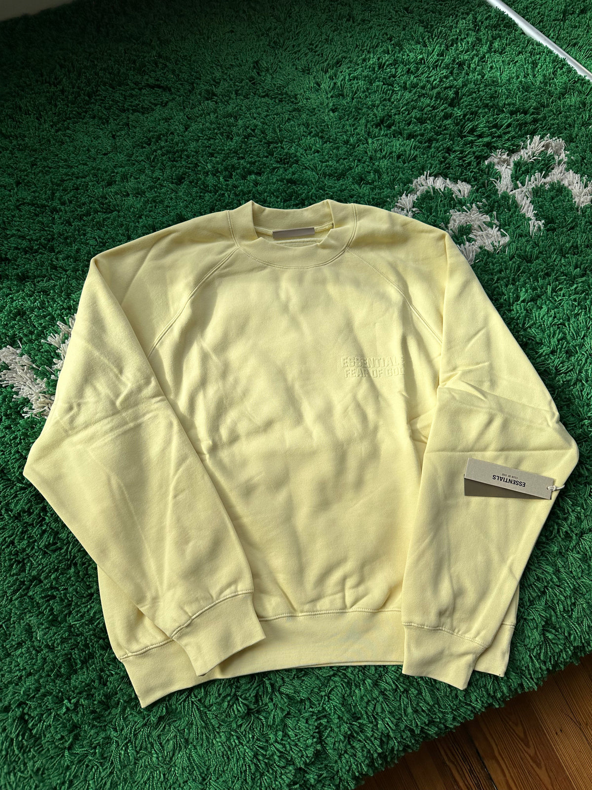 Essentials Crewneck “Canary” - product view 3
