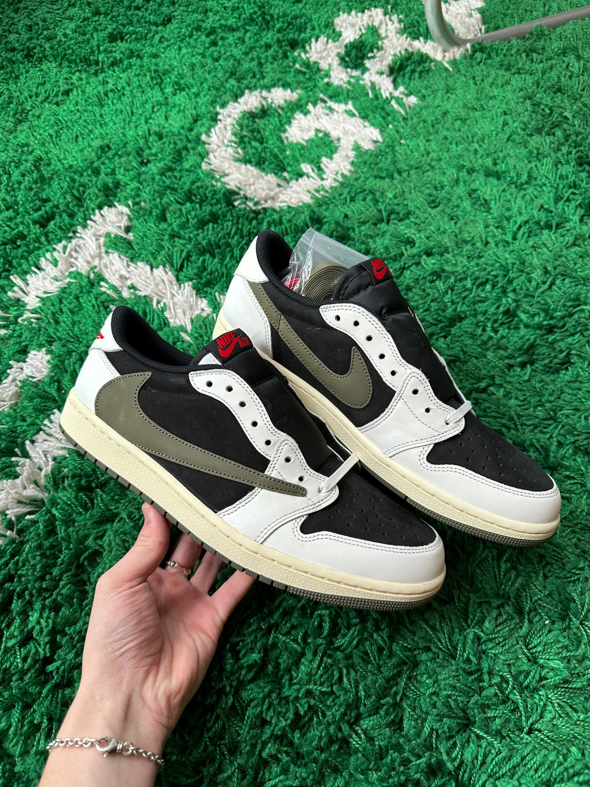 Jordan 1 Low x Travis Scott “Olive” - product view 3