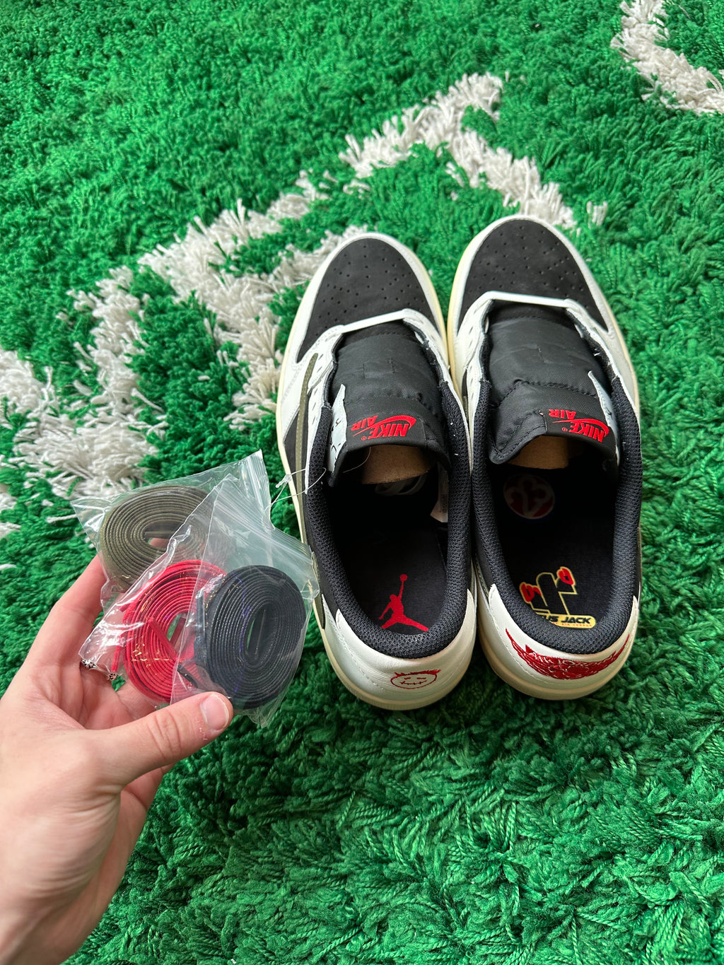 Jordan 1 Low x Travis Scott “Olive” - product view 6