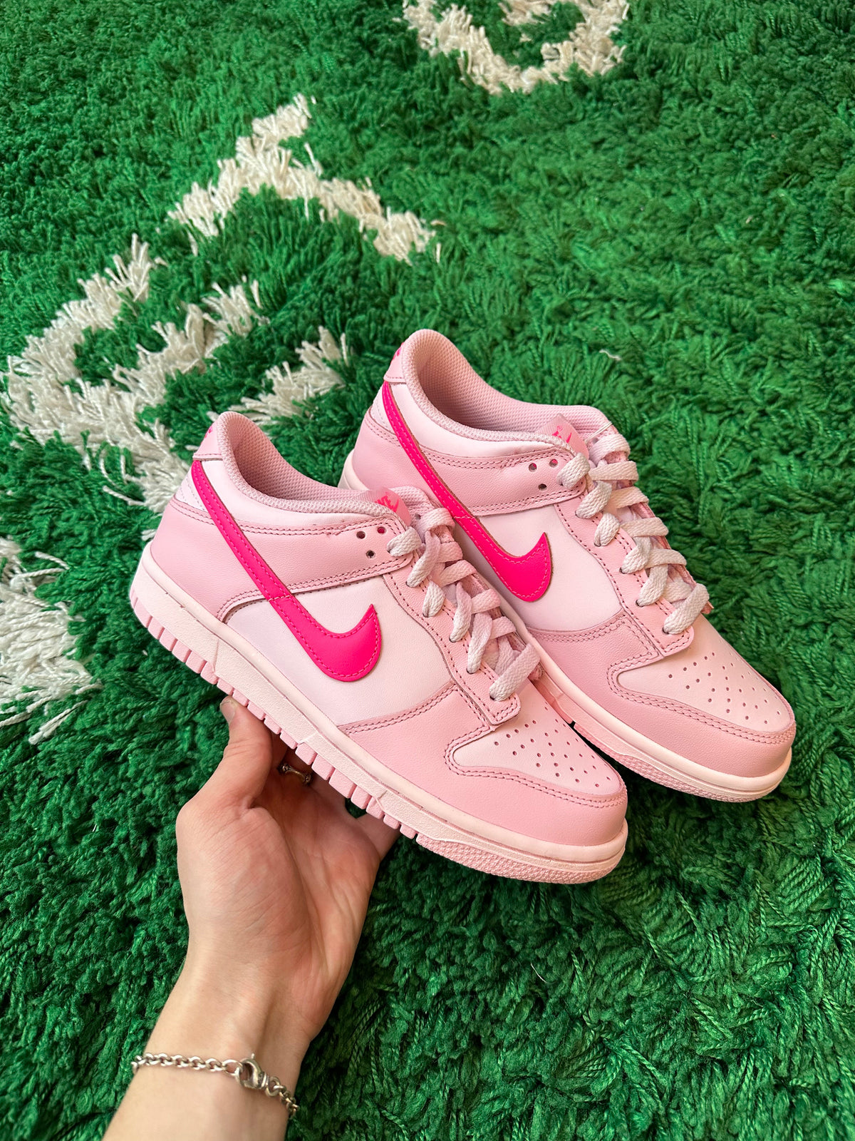 Nike dunk low “Triple Pink” - product view 4