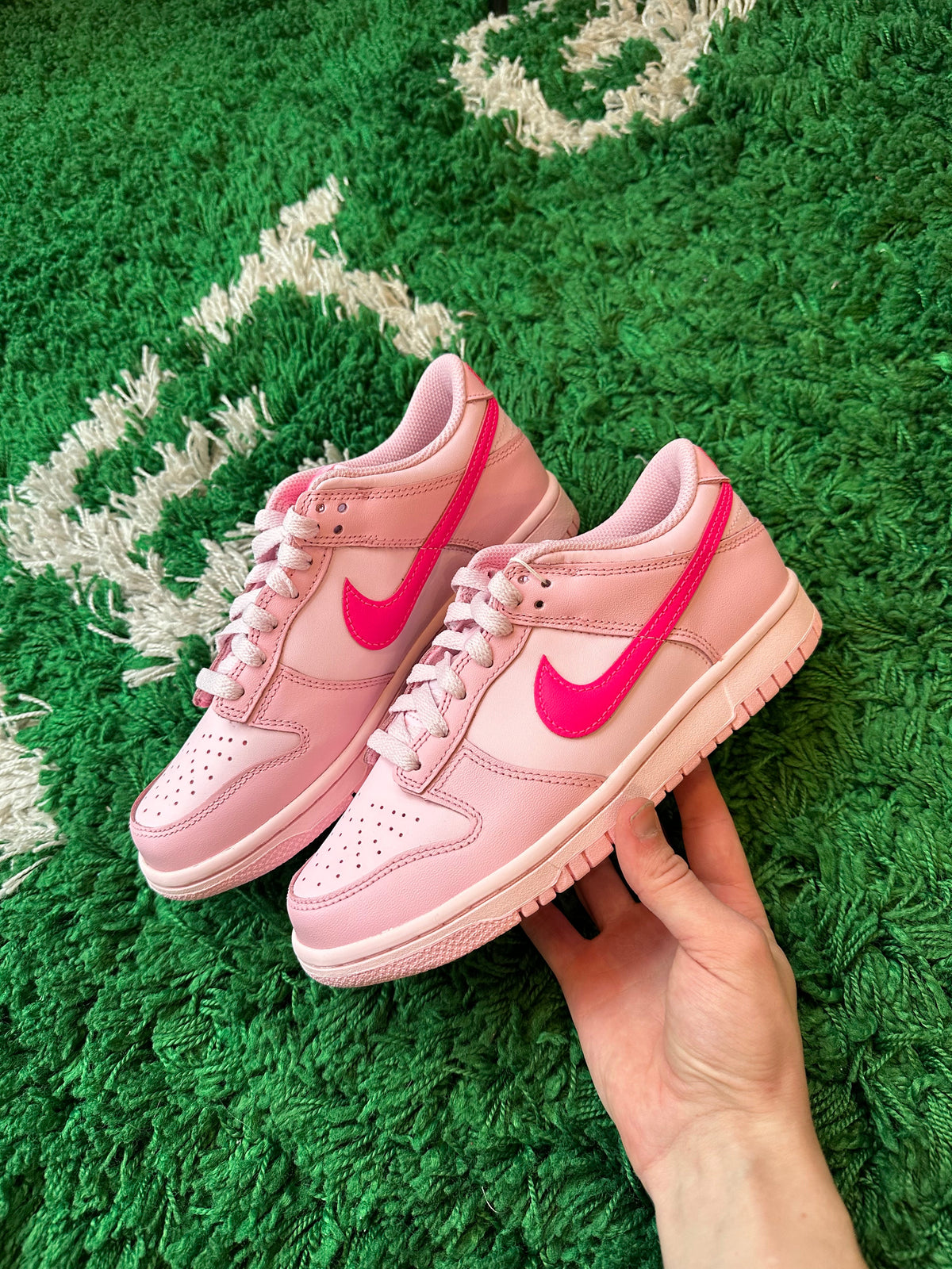 Nike dunk low “Triple Pink” - product view 5