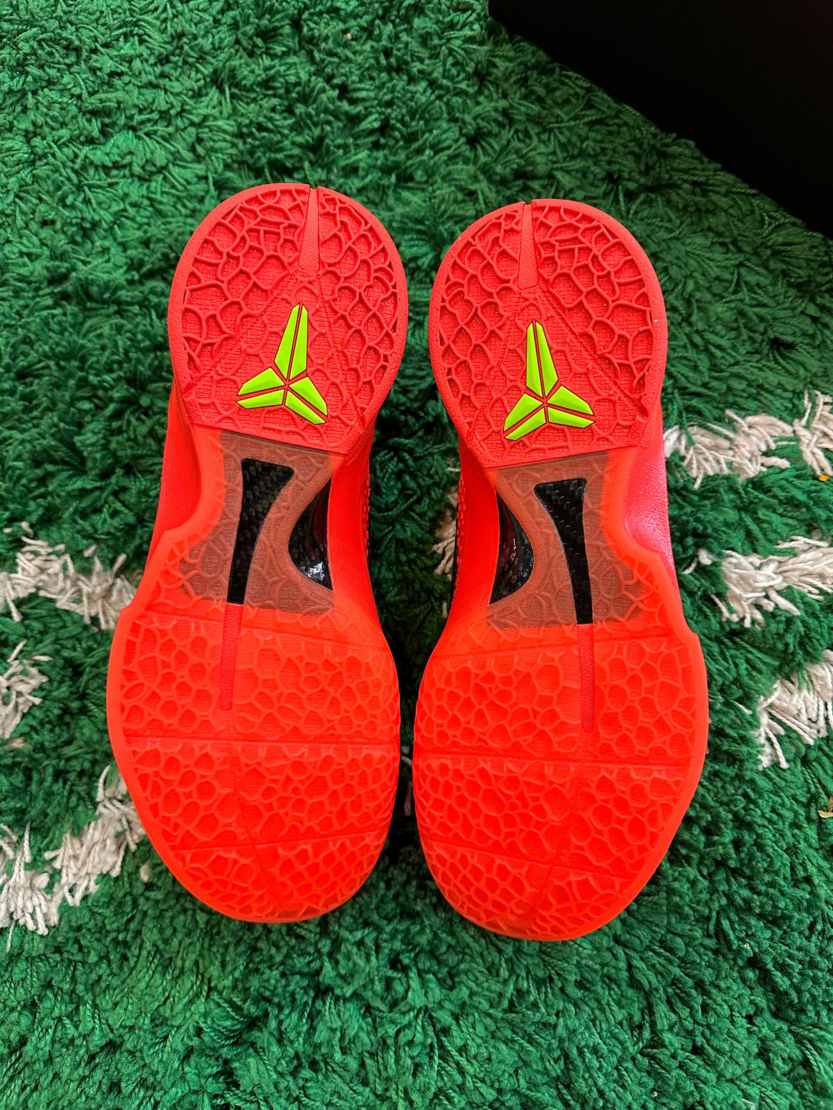 Kobe 6 Protro “Reverse Grinch” - product view 4