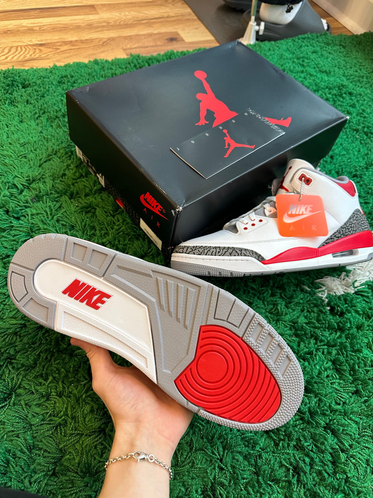 Jordan 3 “Fire Red” - product view 5