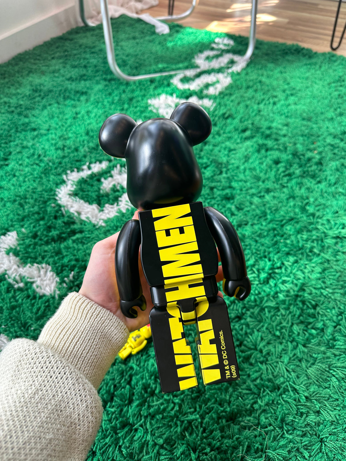 BearBrick “Watchmen The End is Nigh” 400% + 100% Set - product view 3