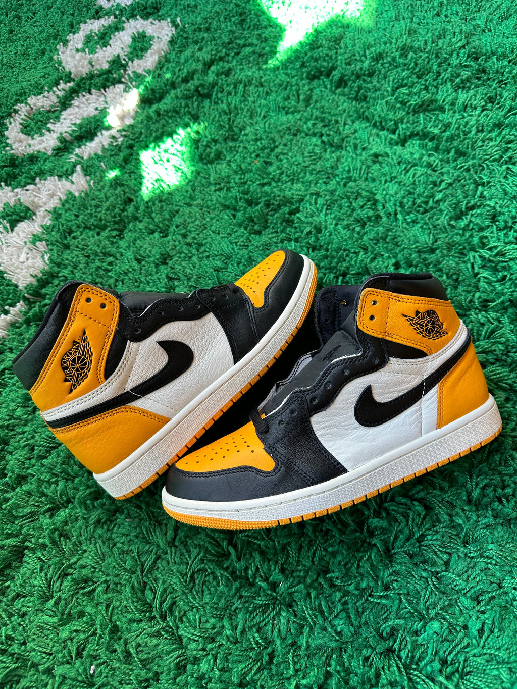 Jordan 1 High “Taxi” - product view 1