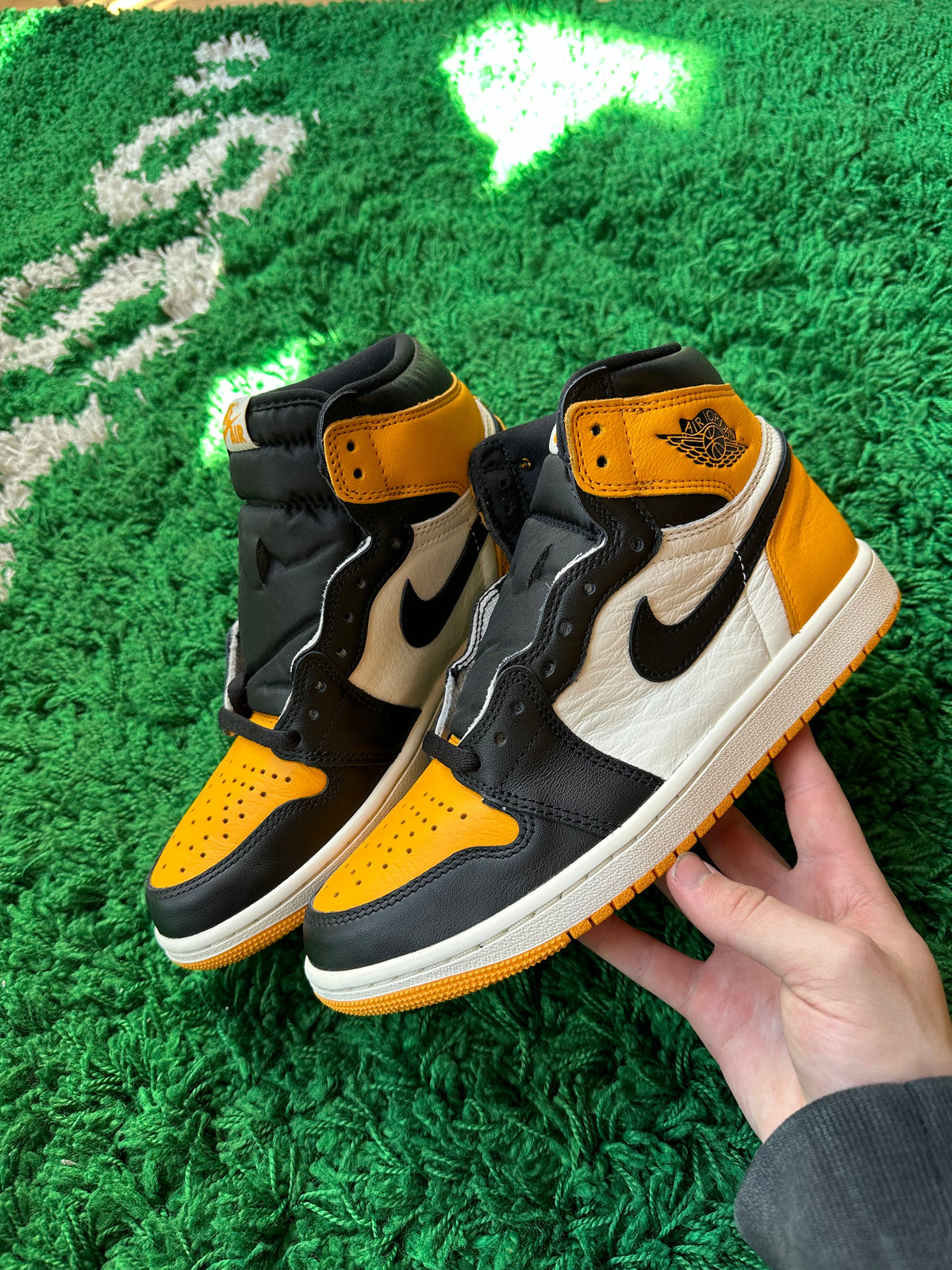 Jordan 1 High “Taxi” - product view 4