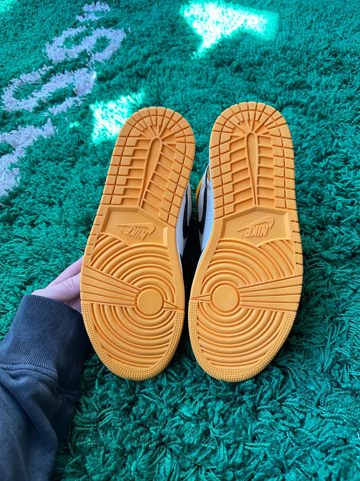 Jordan 1 High “Taxi” - product view 9