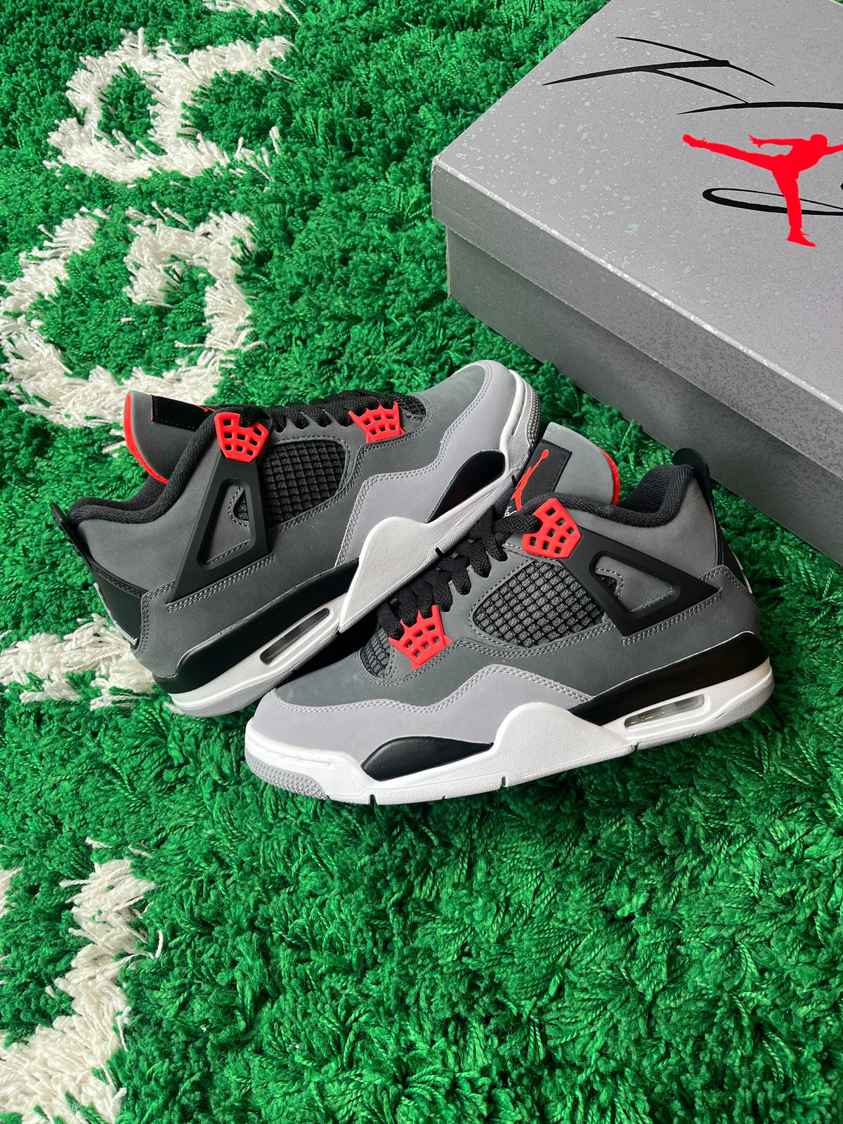 Jordan 4 “Infrared” - product view 1