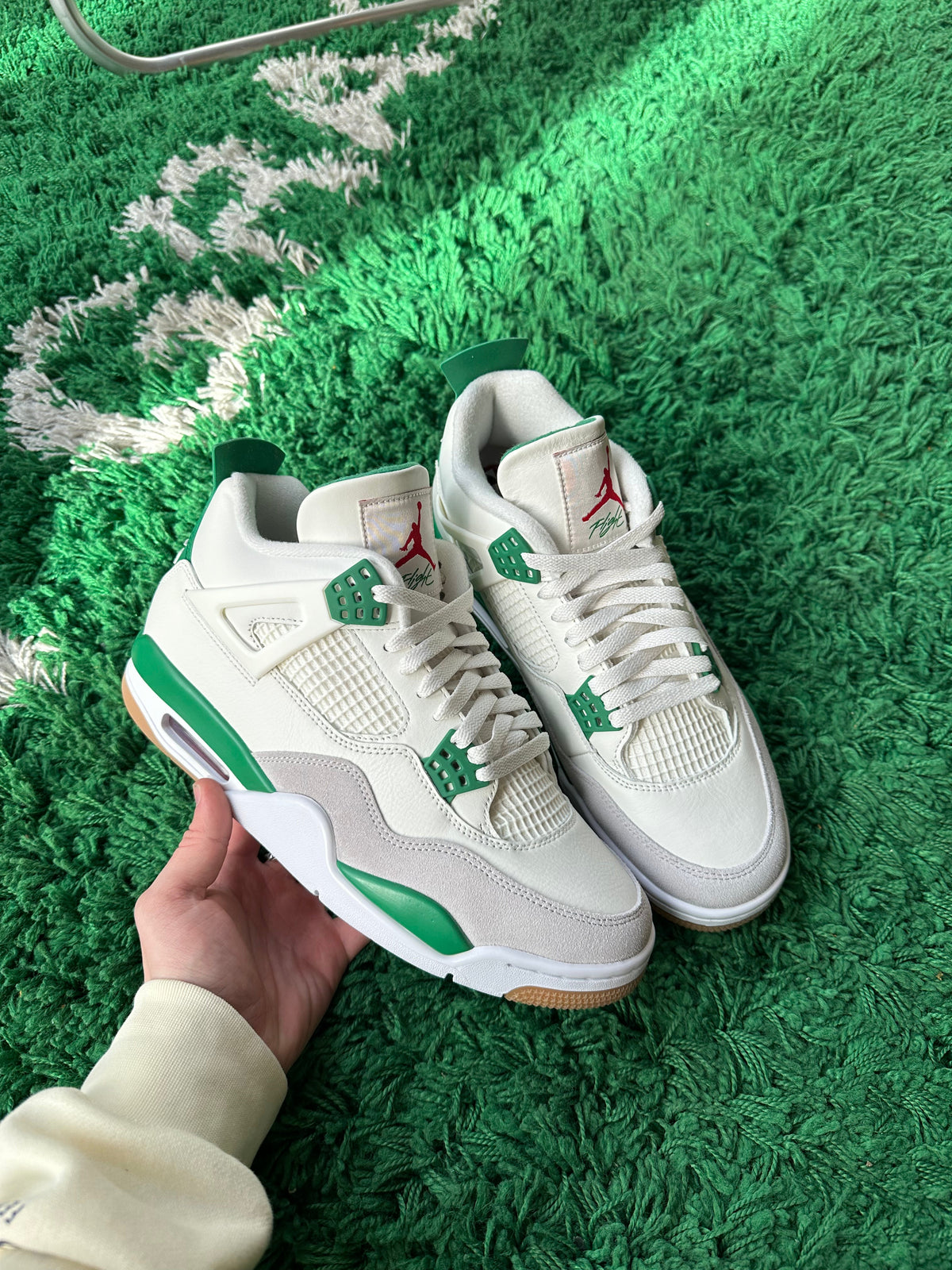 Jordan 4 SB “Pine Green” - product view 3