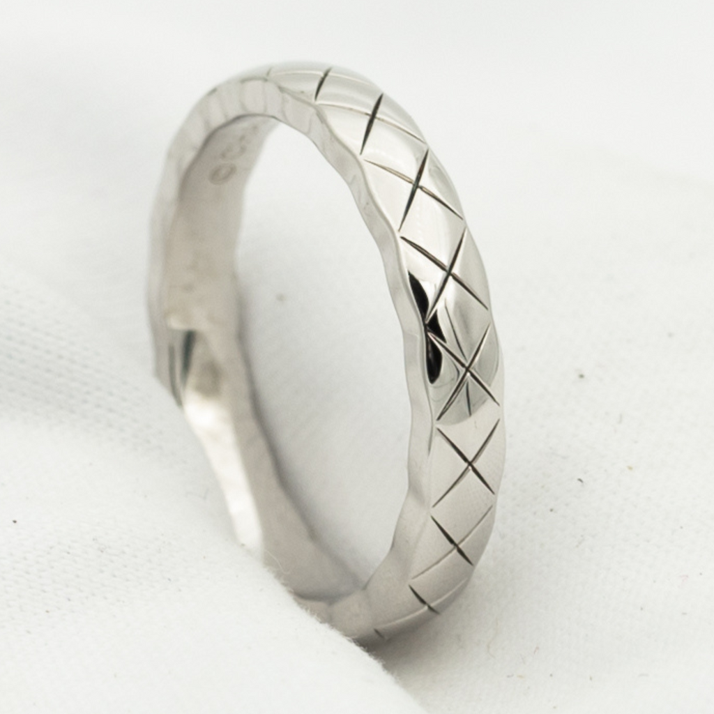 Chanel Crush Mini Classic Ring - product view 3