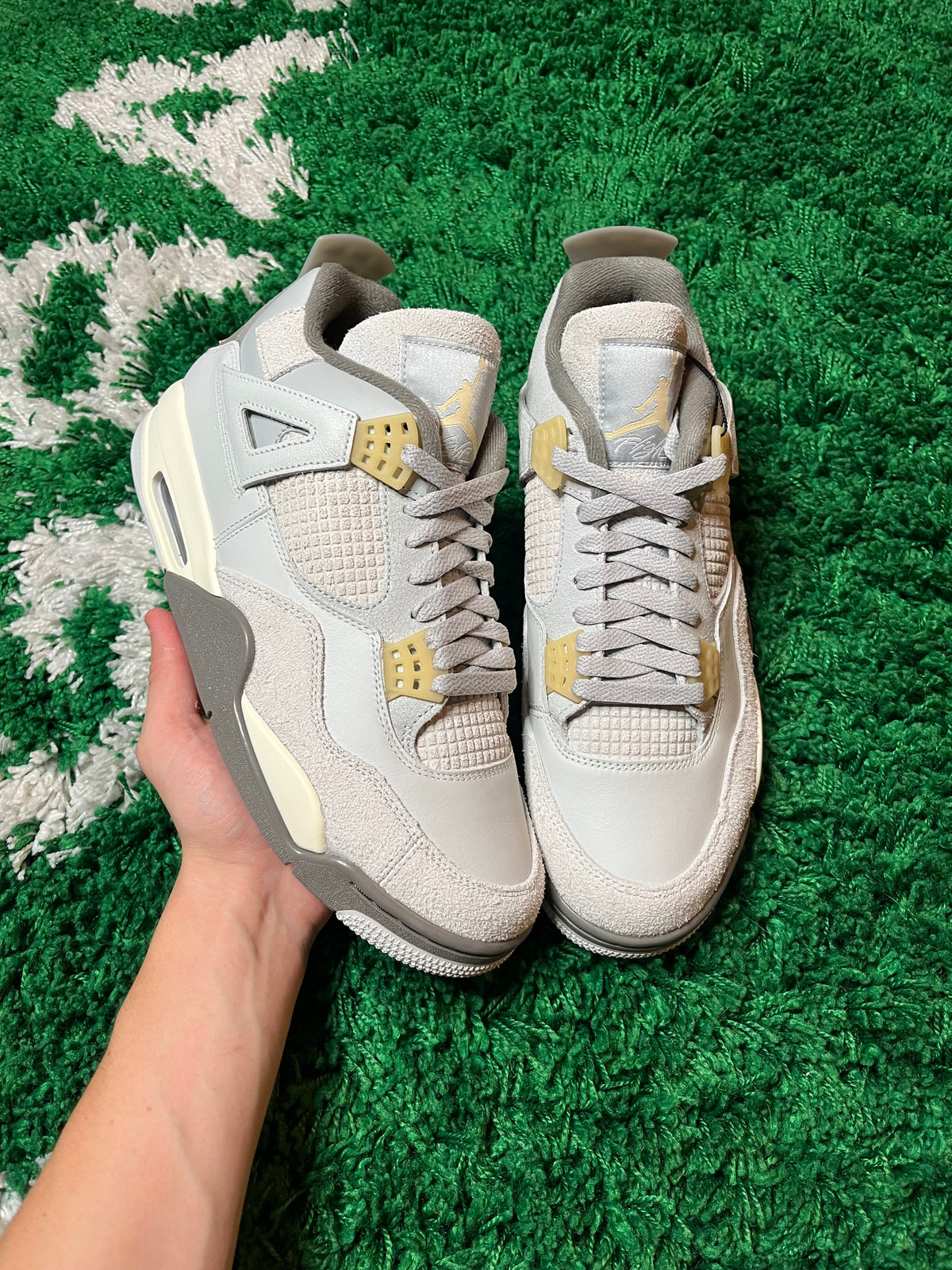 Jordan 4 “Photon Dust” - product view 2