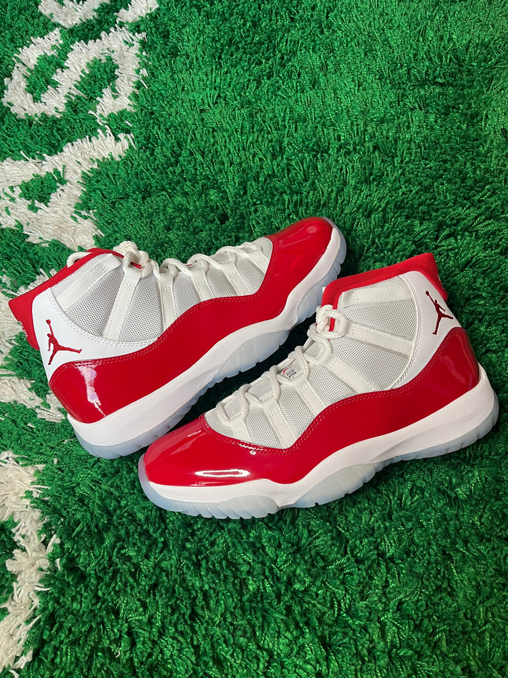 Jordan 11 “Cherry” - product view 2