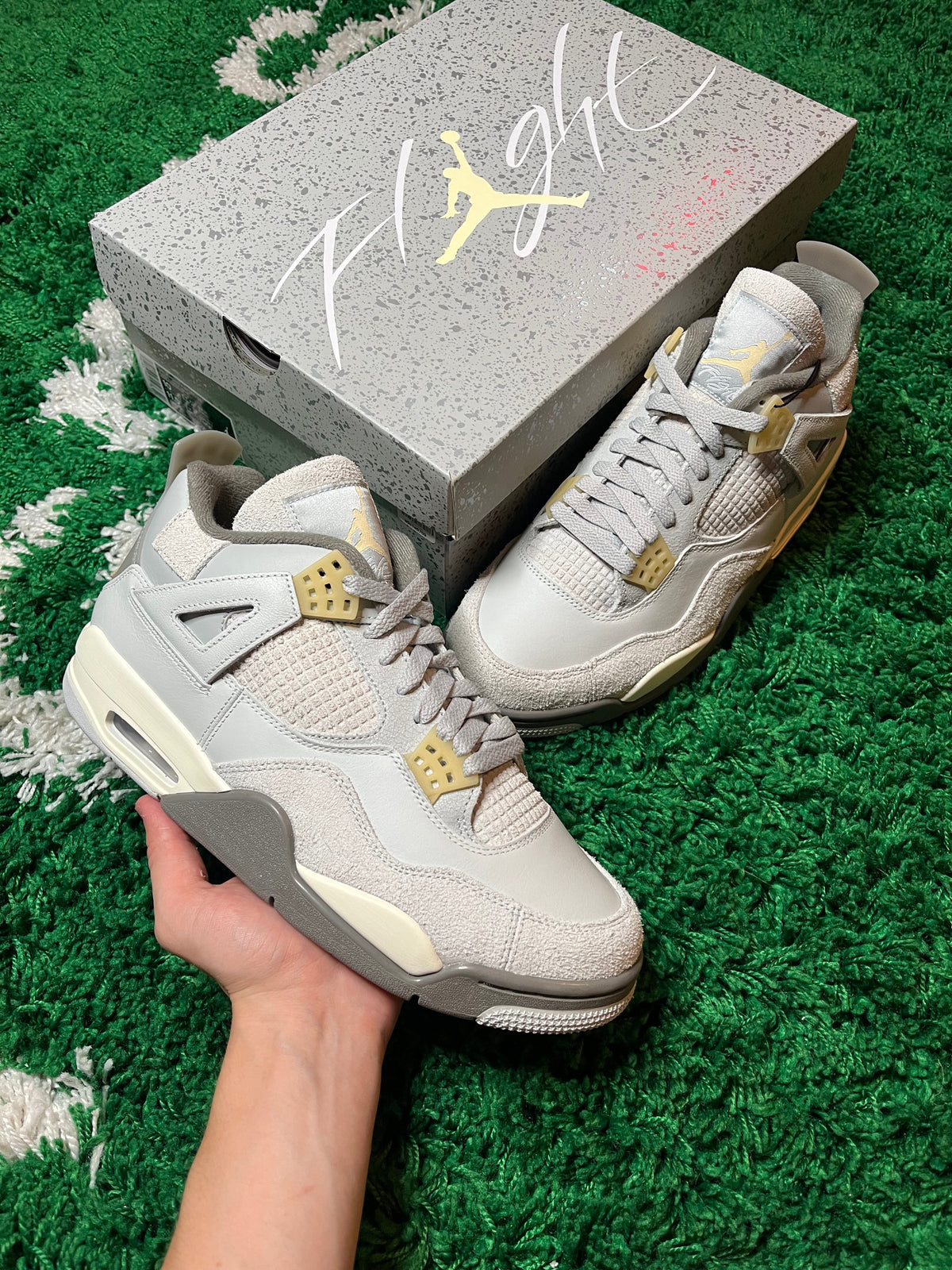 Jordan 4 “Photon Dust” - product view 3
