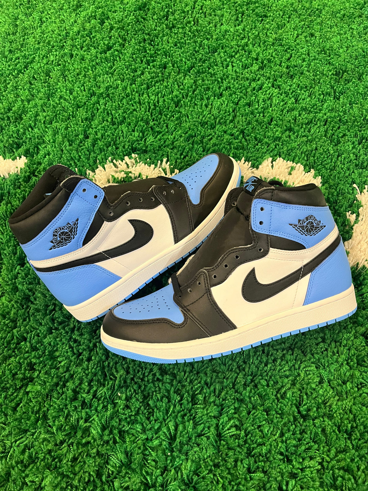 Jordan 1 High “UNC Toe” - product view 2