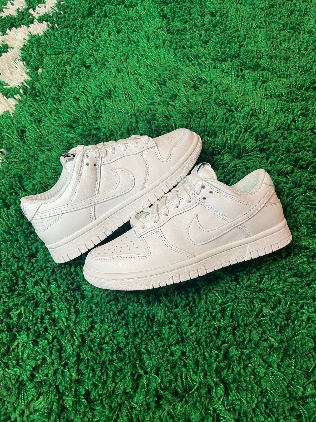 Nike Dunk “Triple White” - product view 1